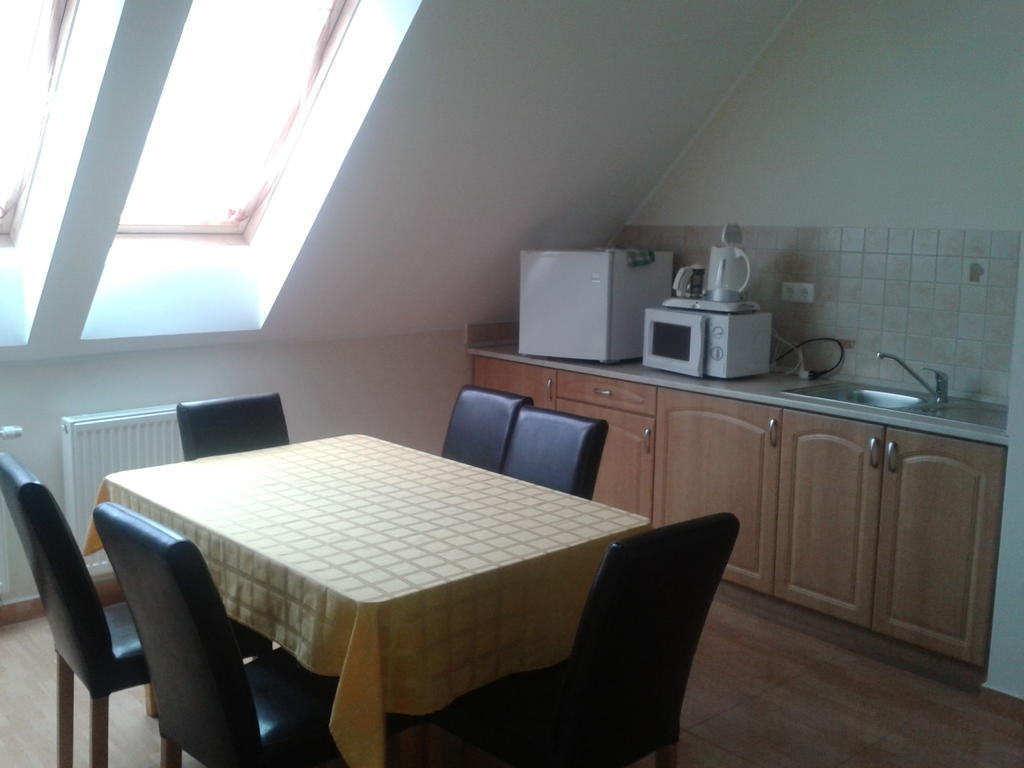 Határmenti Vendégház Zsira Habitación foto