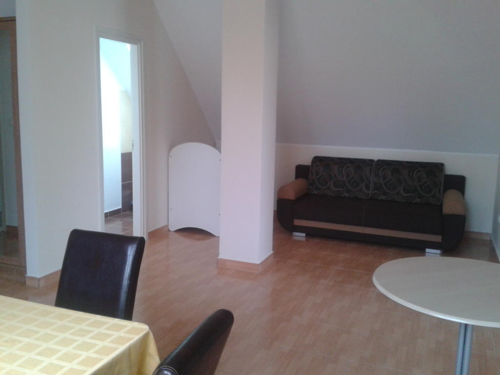 Határmenti Vendégház Zsira Habitación foto